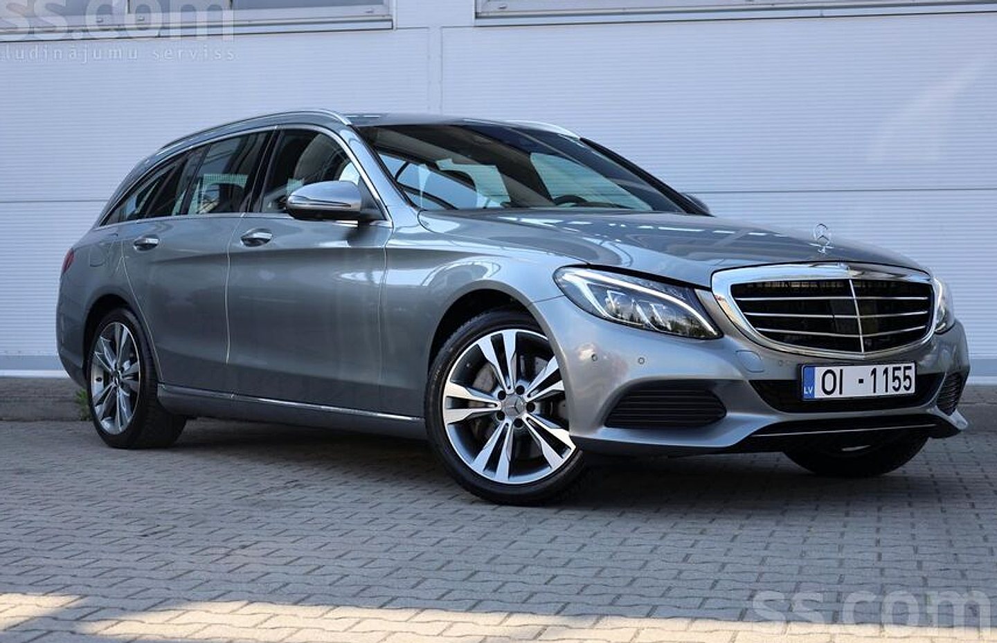 Mercedes-Benz C350 — foto 5