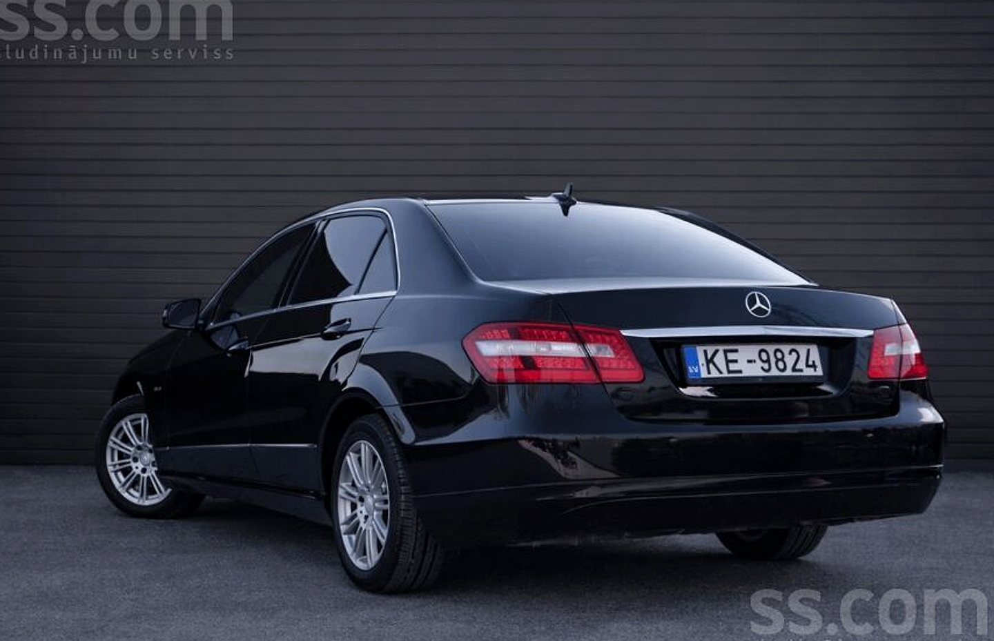 Mercedes-Benz E200 — foto 4