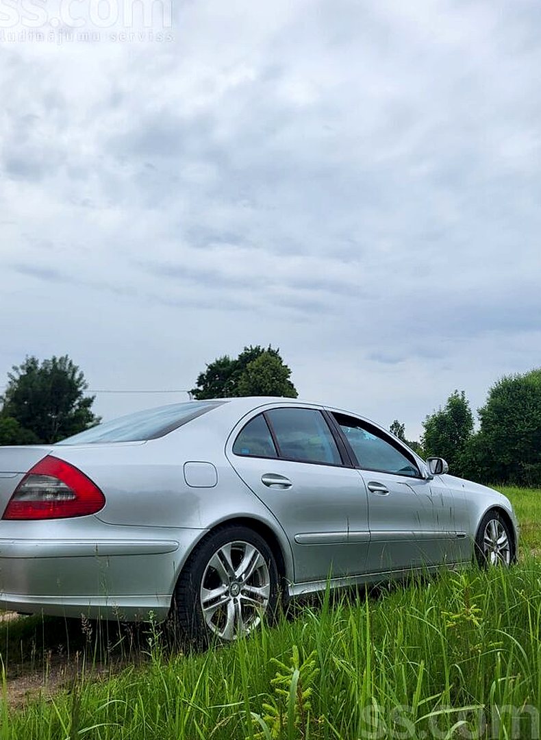 Mercedes-Benz E280 — foto 2