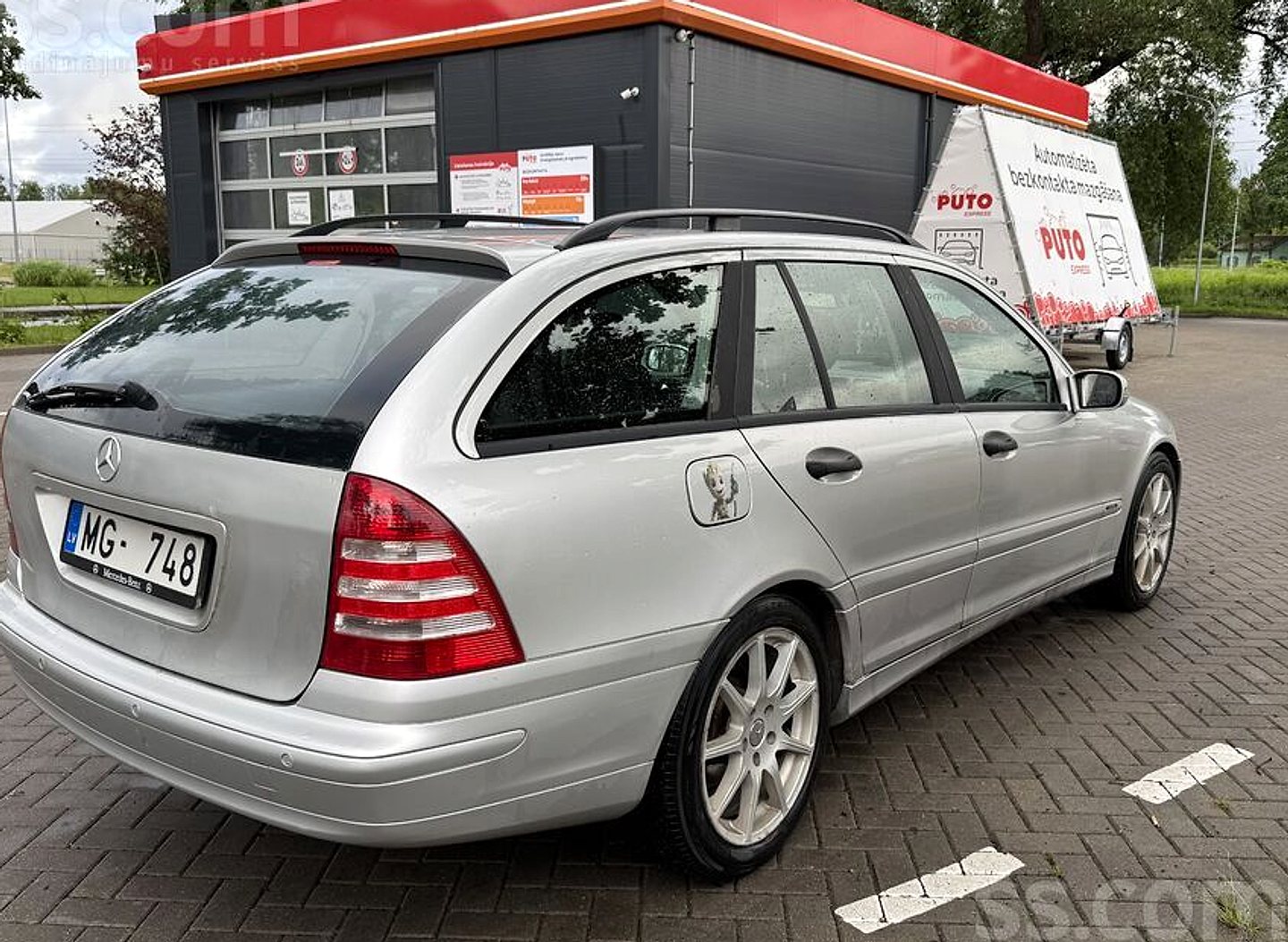 Mercedes-Benz C200 — foto 4