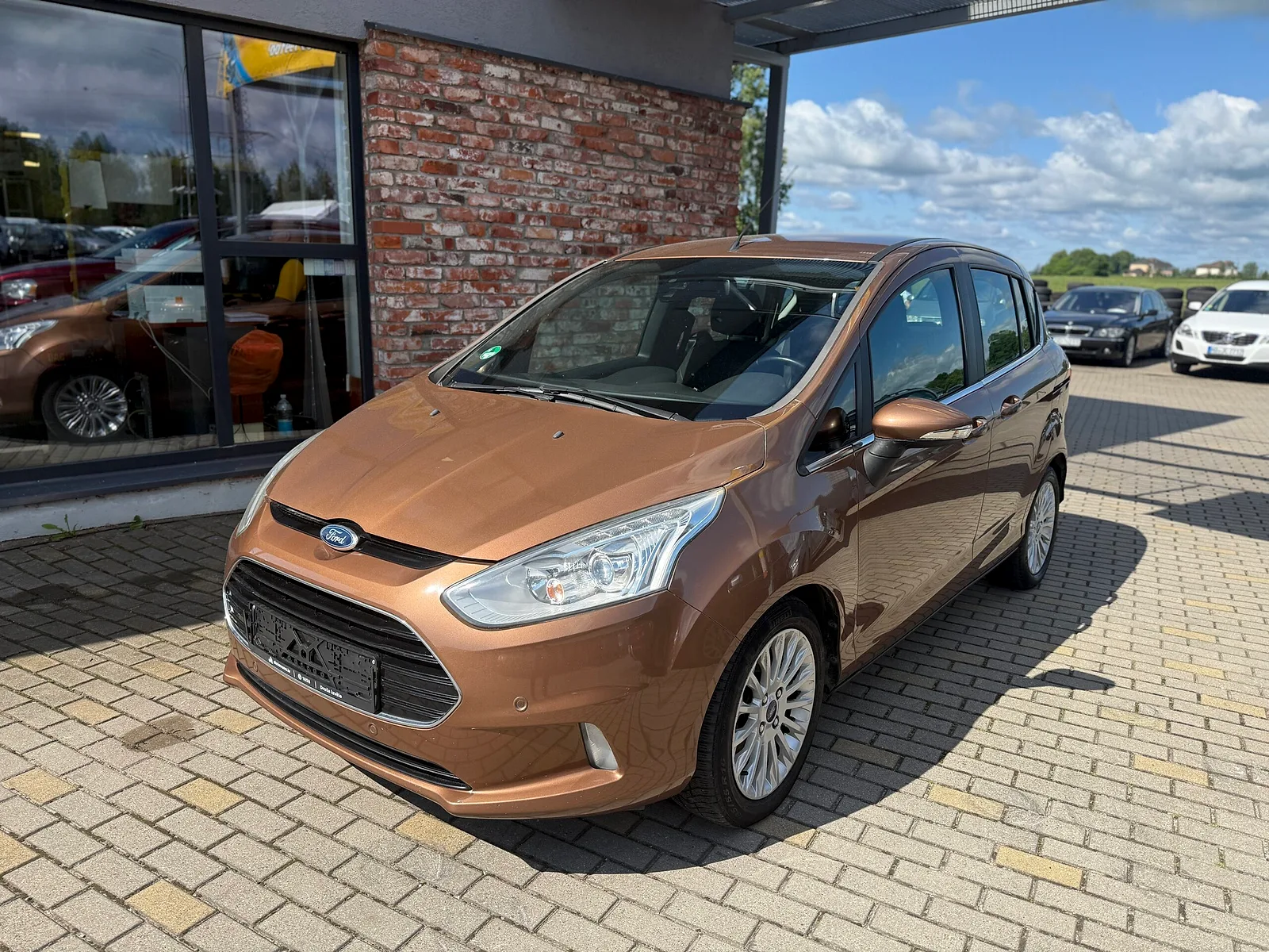 Ford Nav pieejams, 2013. gads