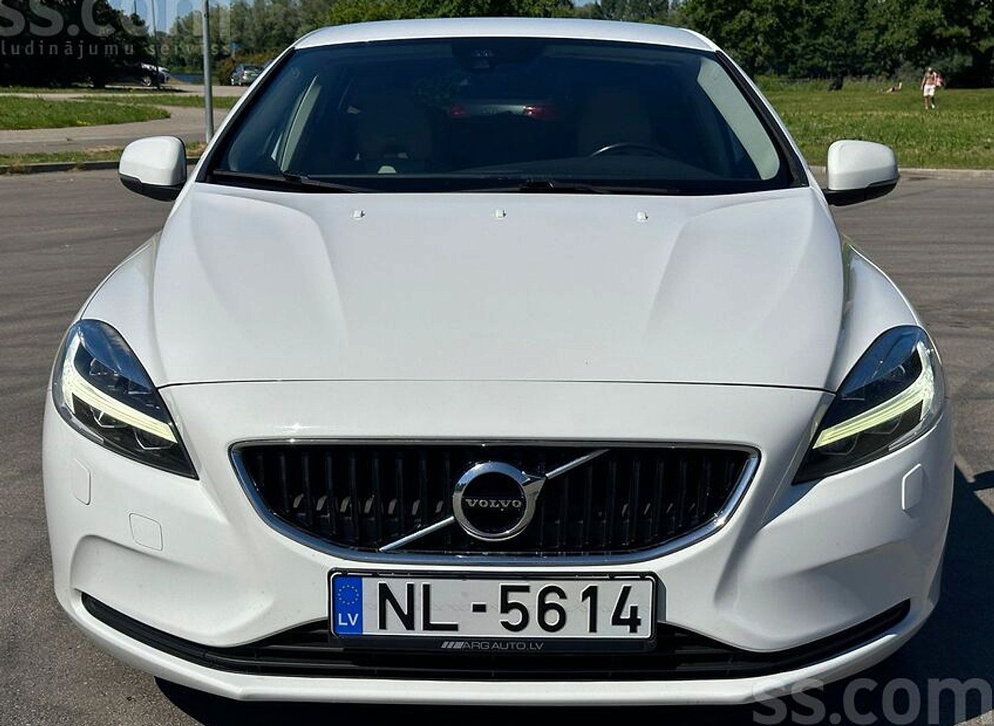 Volvo V40 — foto 2