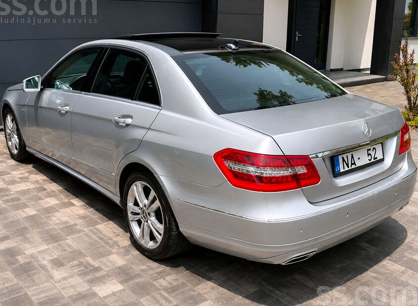 Mercedes-Benz E350 — foto 4