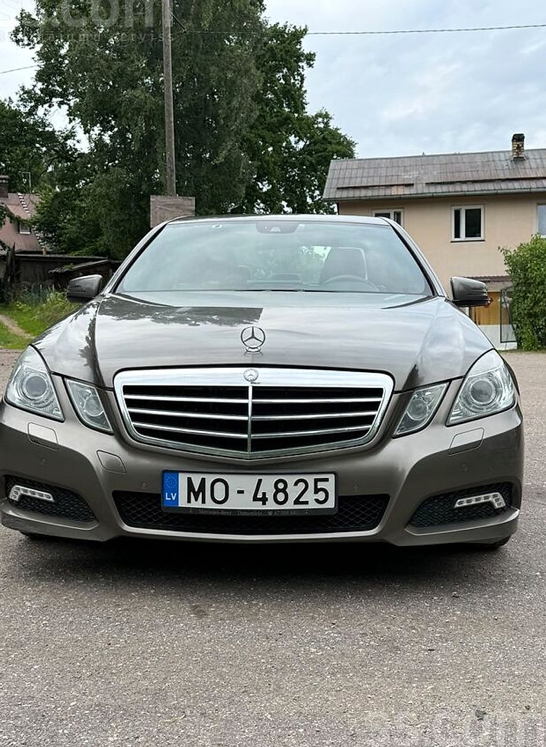 Mercedes-Benz E200 — foto 4