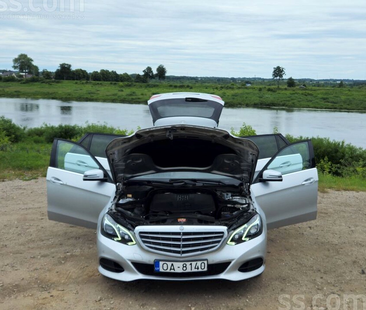 Mercedes-Benz E220 — foto 6