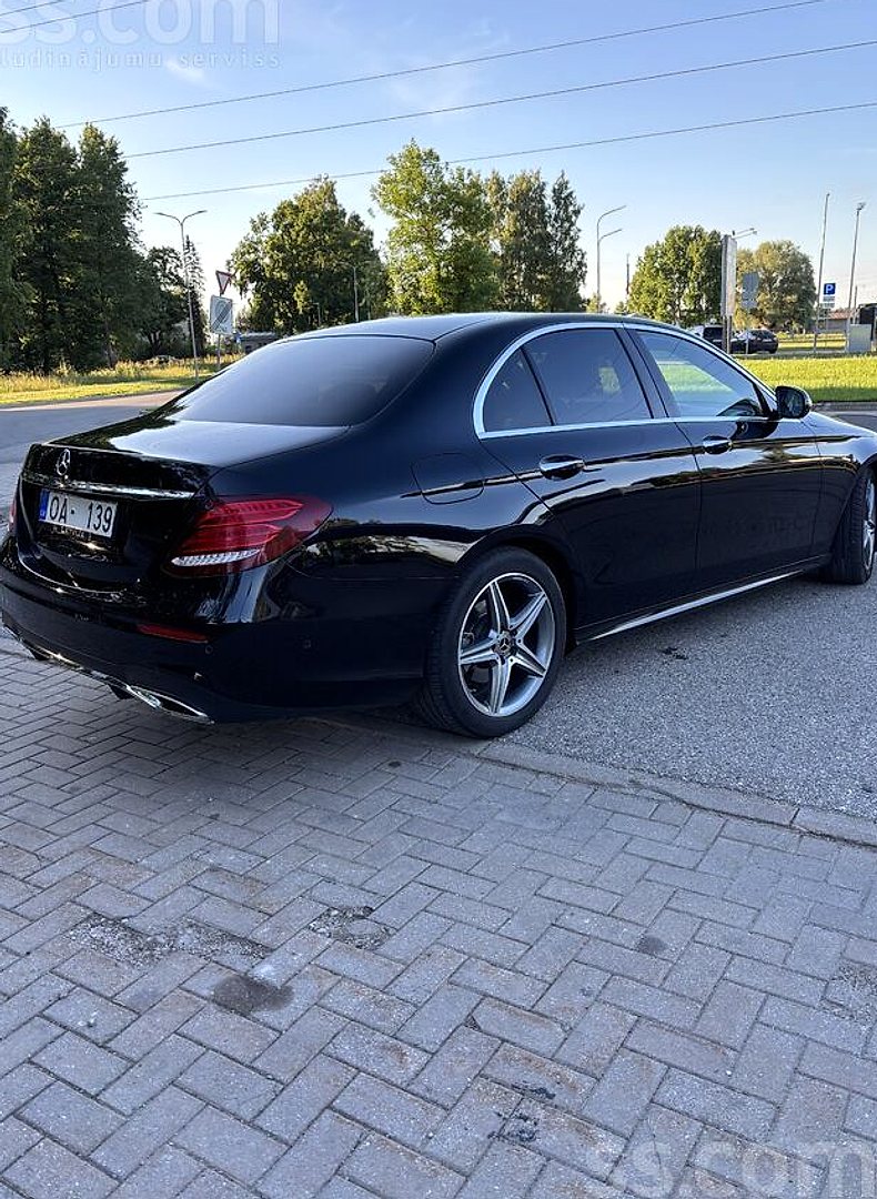Mercedes-Benz E220 — foto 4