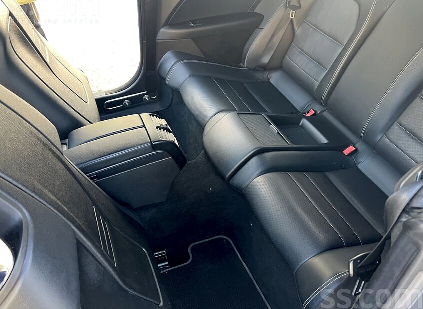 Mercedes-Benz E350 — foto 6