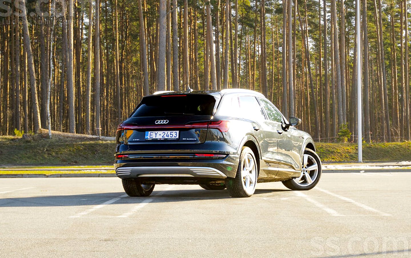 Audi E-tron — foto 5