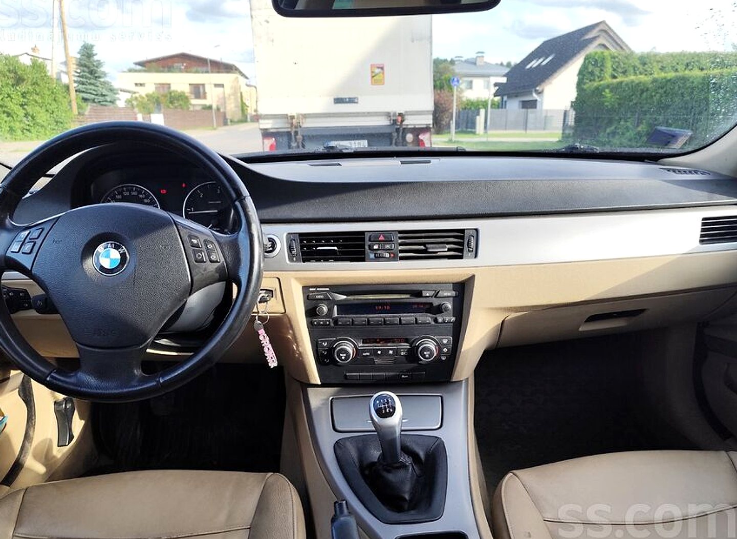 BMW 320 — foto 5