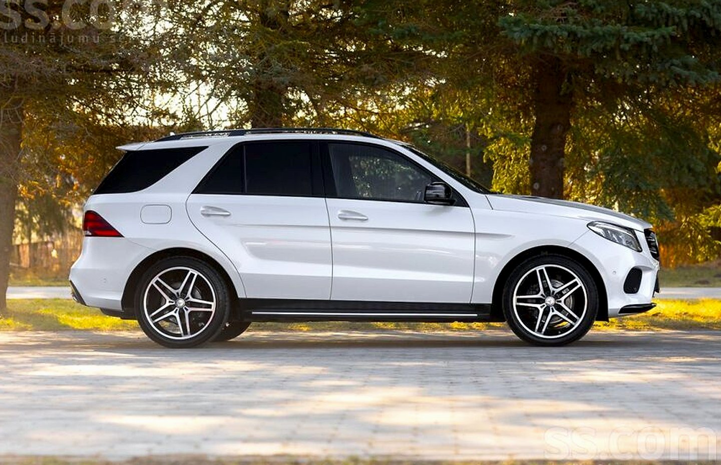 Mercedes-Benz GLE 350 — foto 6