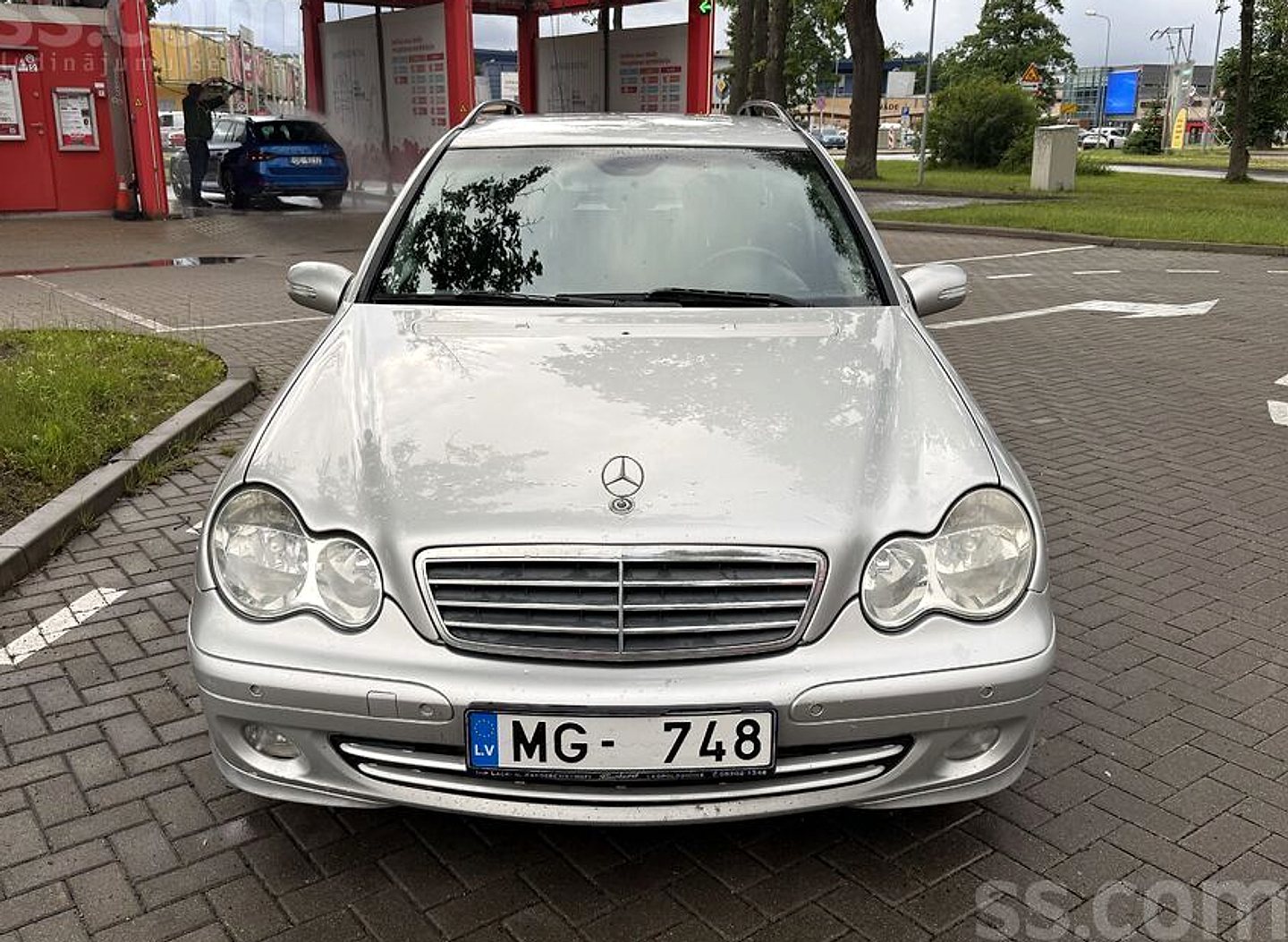 Mercedes-Benz C200 — foto 2