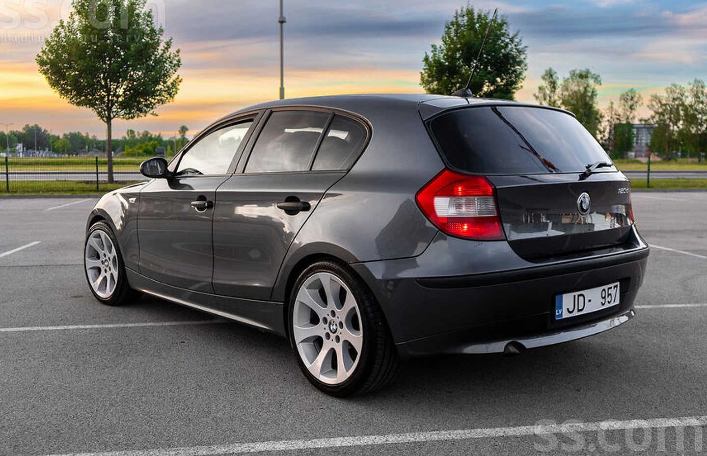 BMW 118 — foto 2