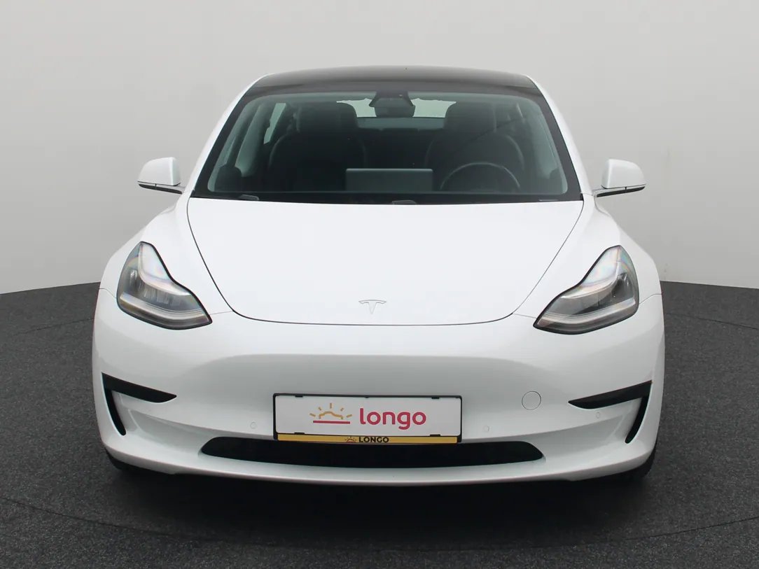 TESLA Model 3 — foto 4