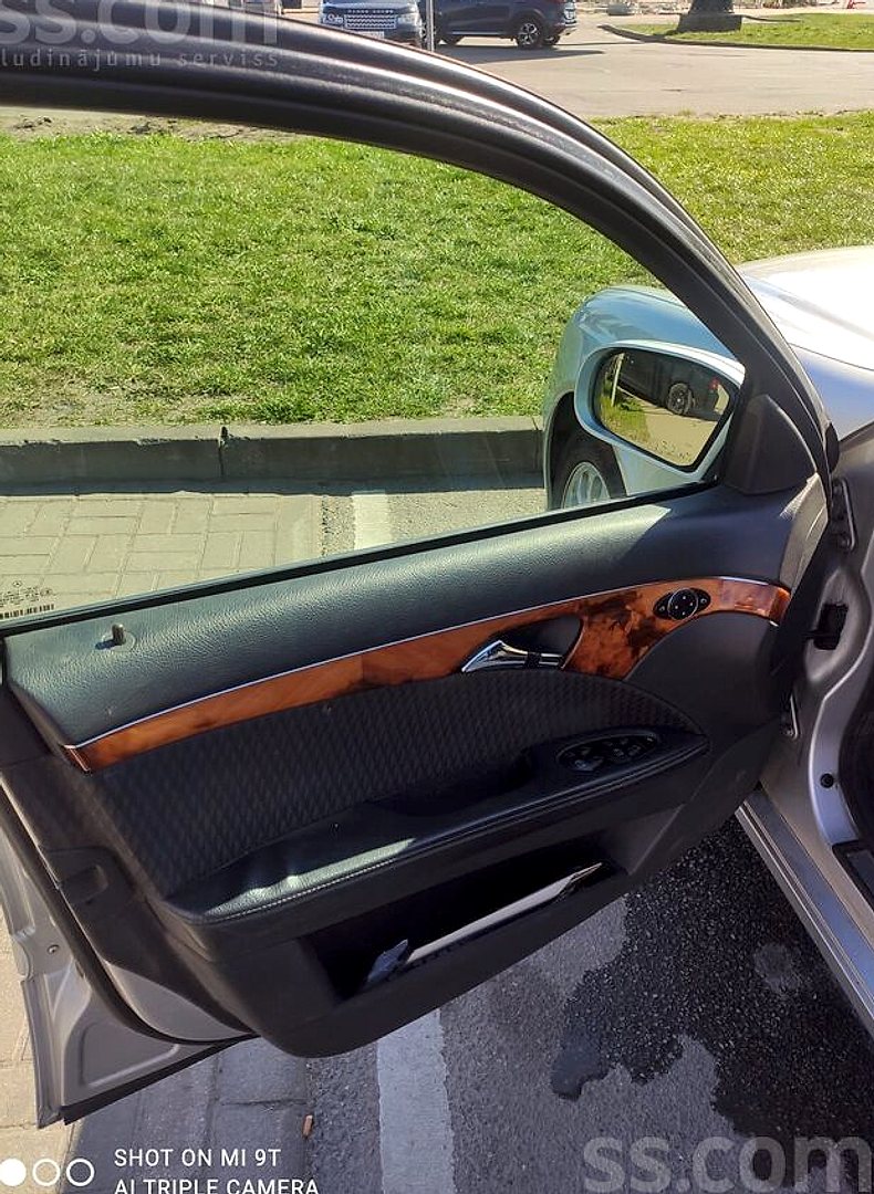 Mercedes-Benz E270 — foto 6