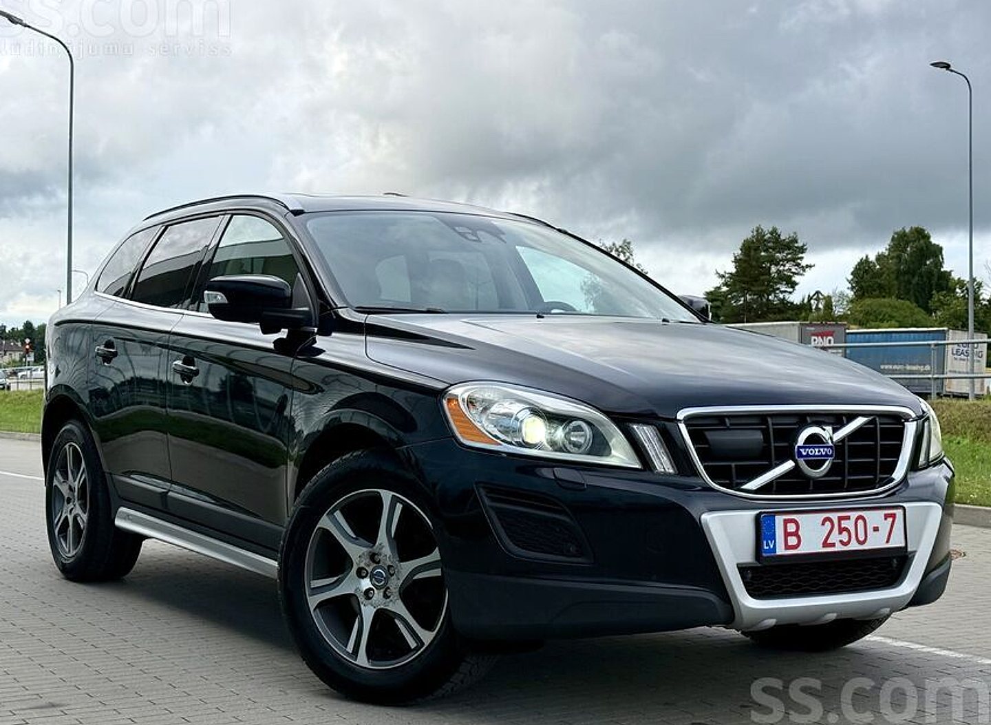 Volvo XC 60 — foto 3