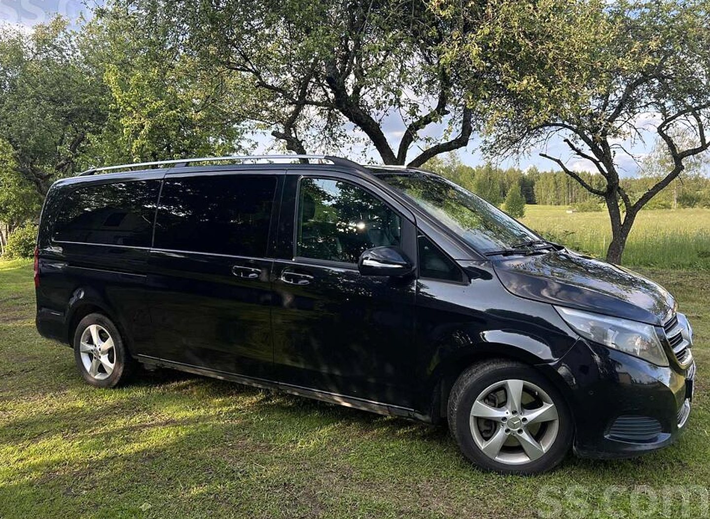 Mercedes-Benz V250