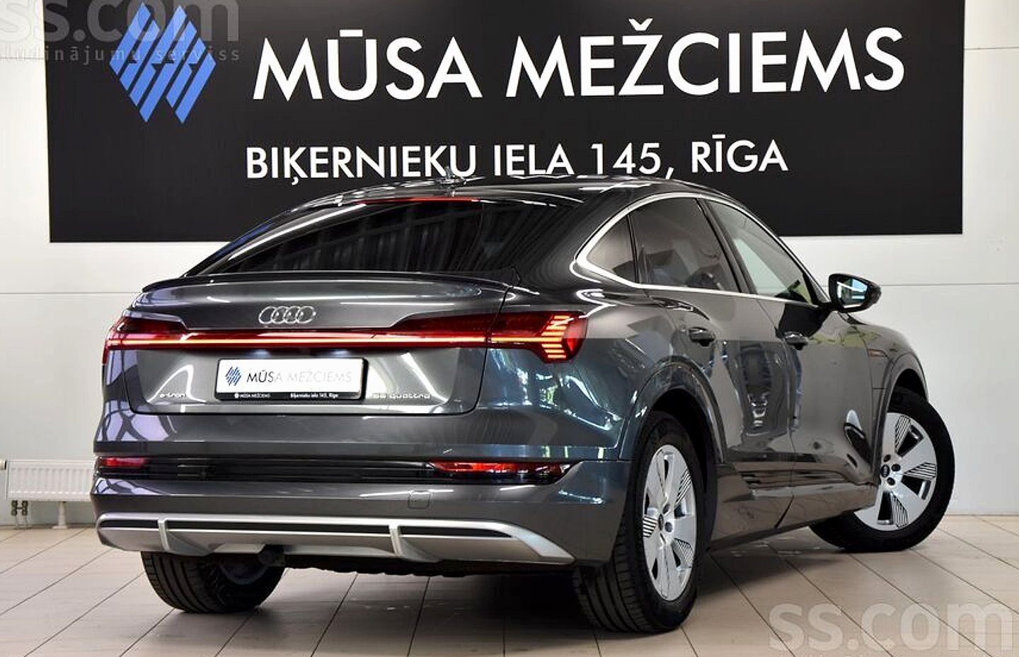 Audi E-tron — foto 6