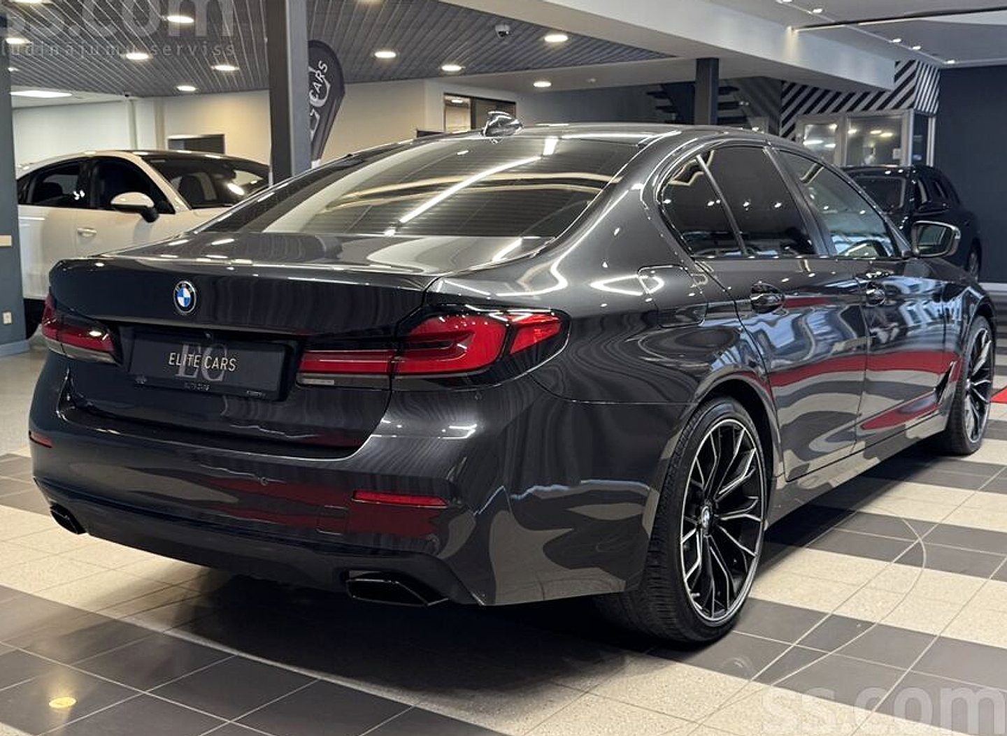 BMW 520 — foto 4