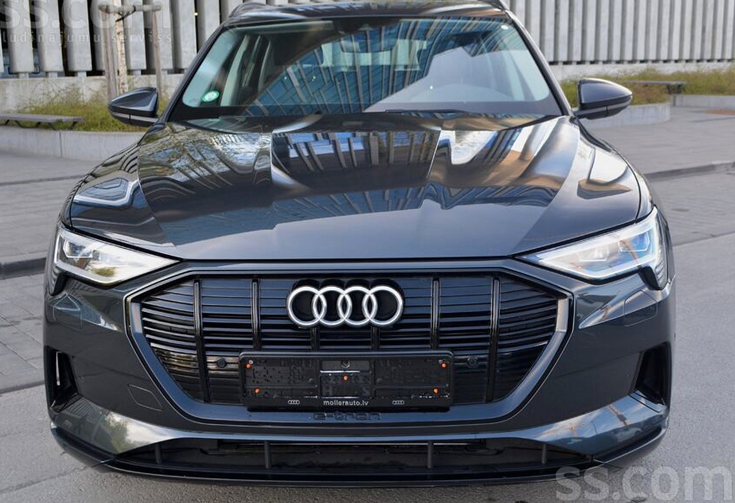 Audi E-tron — foto 4