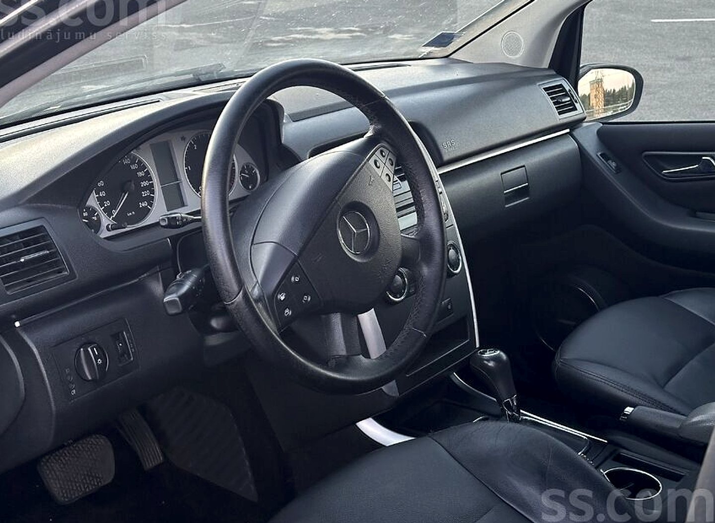 Mercedes-Benz B180 — foto 3