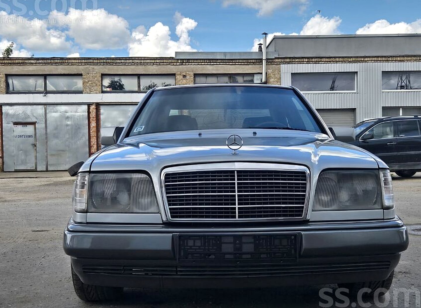 Mercedes-Benz E300 — foto 2