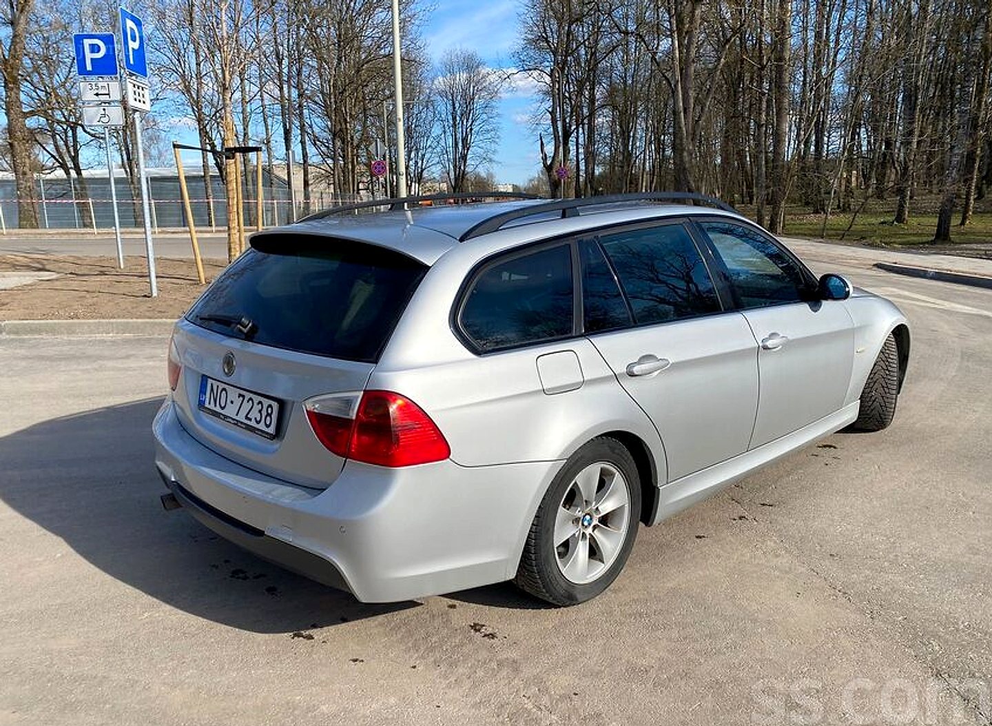 BMW 320 — foto 2