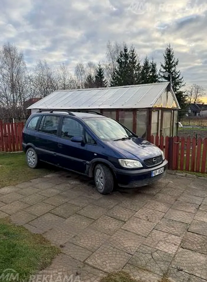 Opel Zafira, 2000. gads