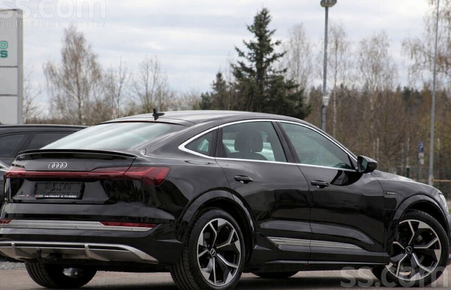 Audi E-tron — foto 2