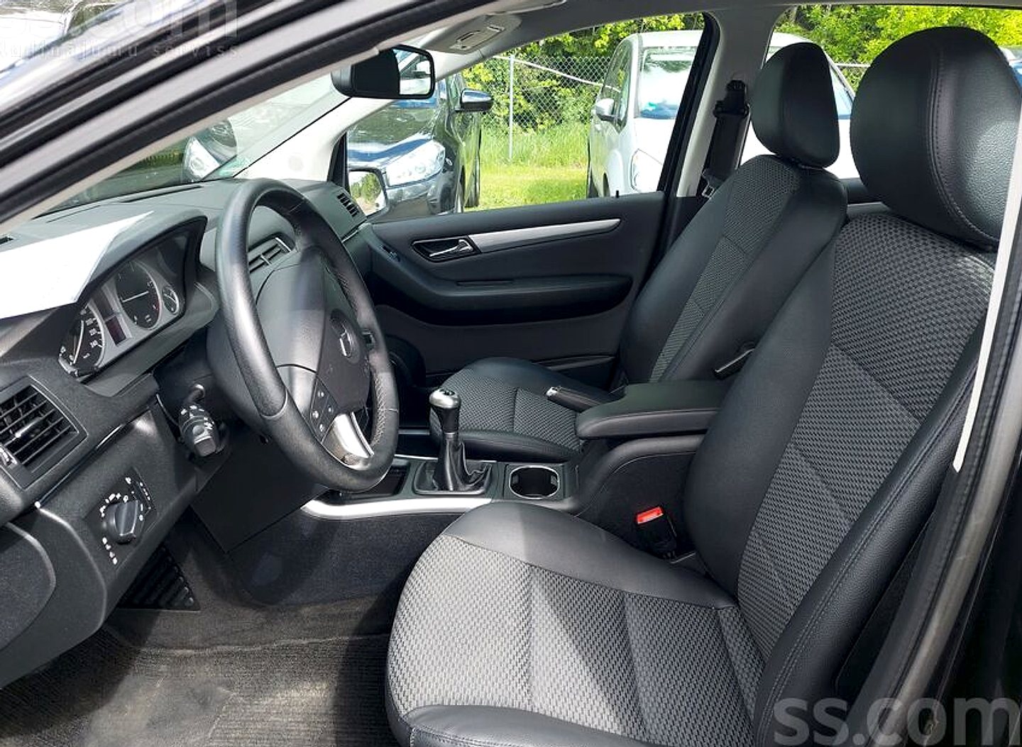 Mercedes-Benz B180 — foto 6