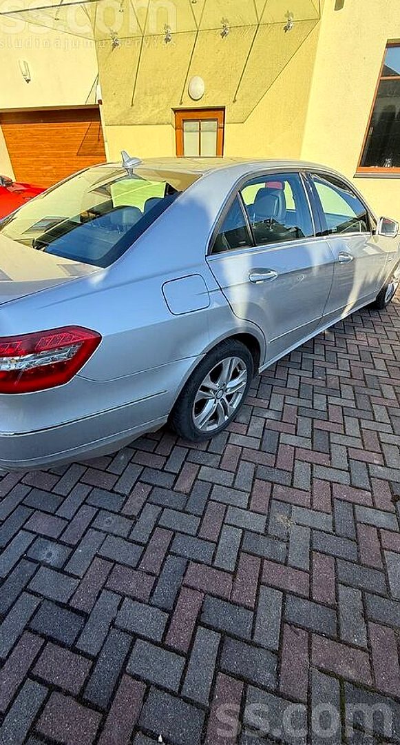 Mercedes-Benz E220 — foto 4
