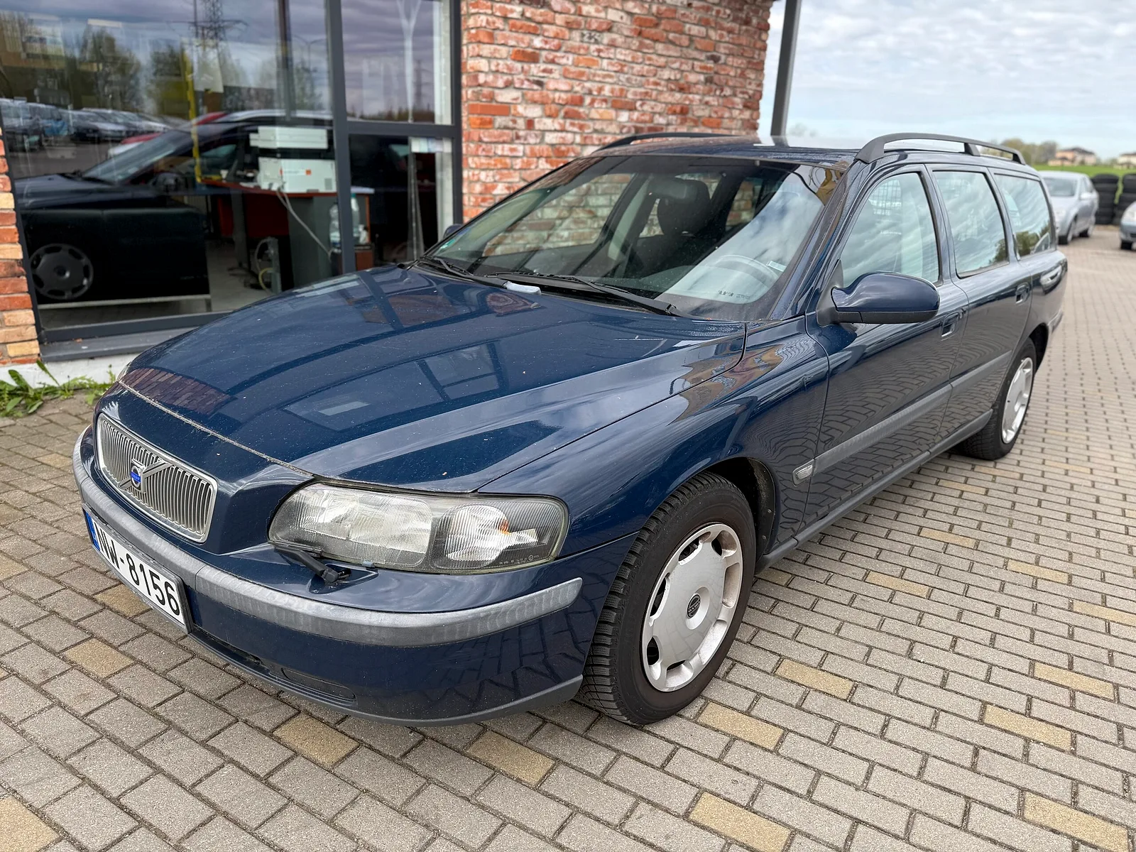 Volvo Nav pieejams, 2001. gads