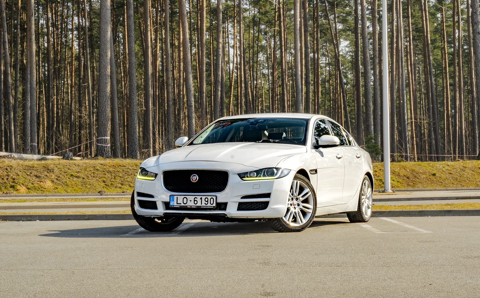 Jaguar XE, 2017. gads