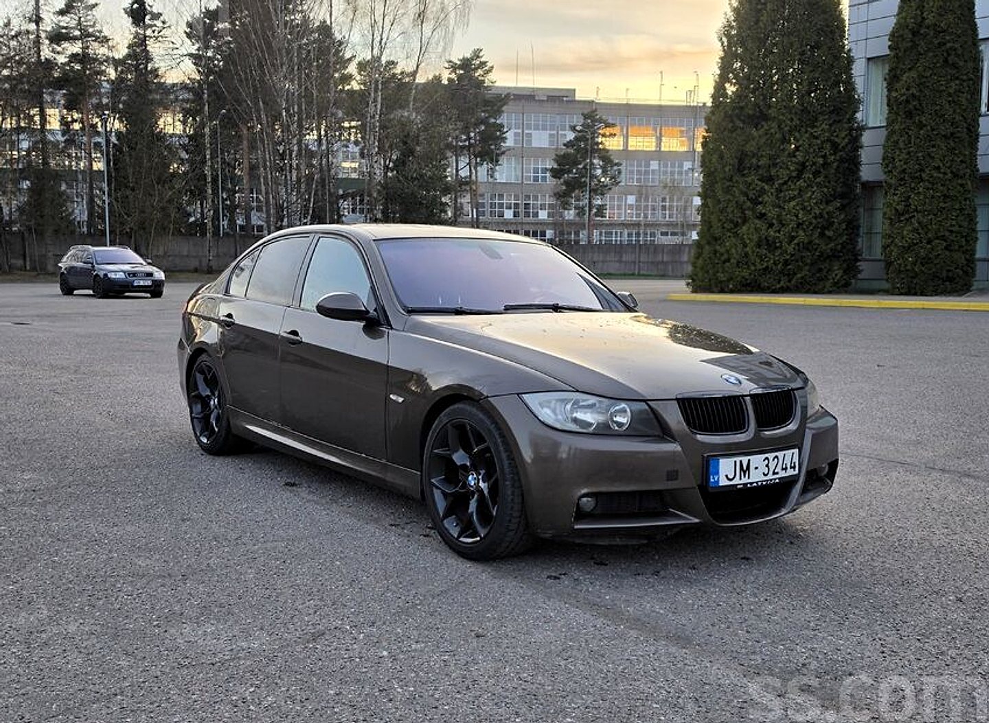 BMW 320 — foto 2