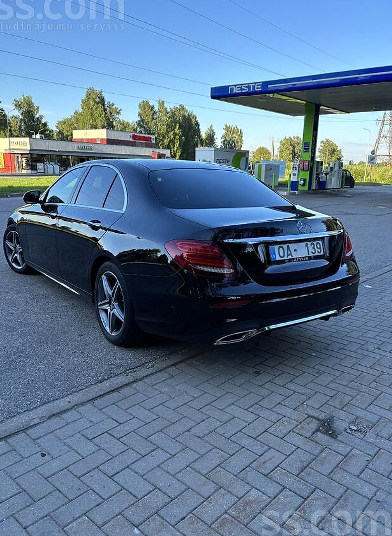 Mercedes-Benz E220 — foto 6