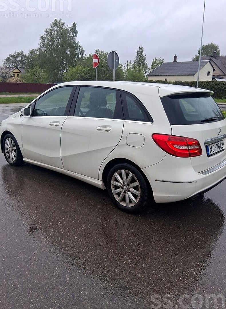 Mercedes-Benz B200 — foto 4