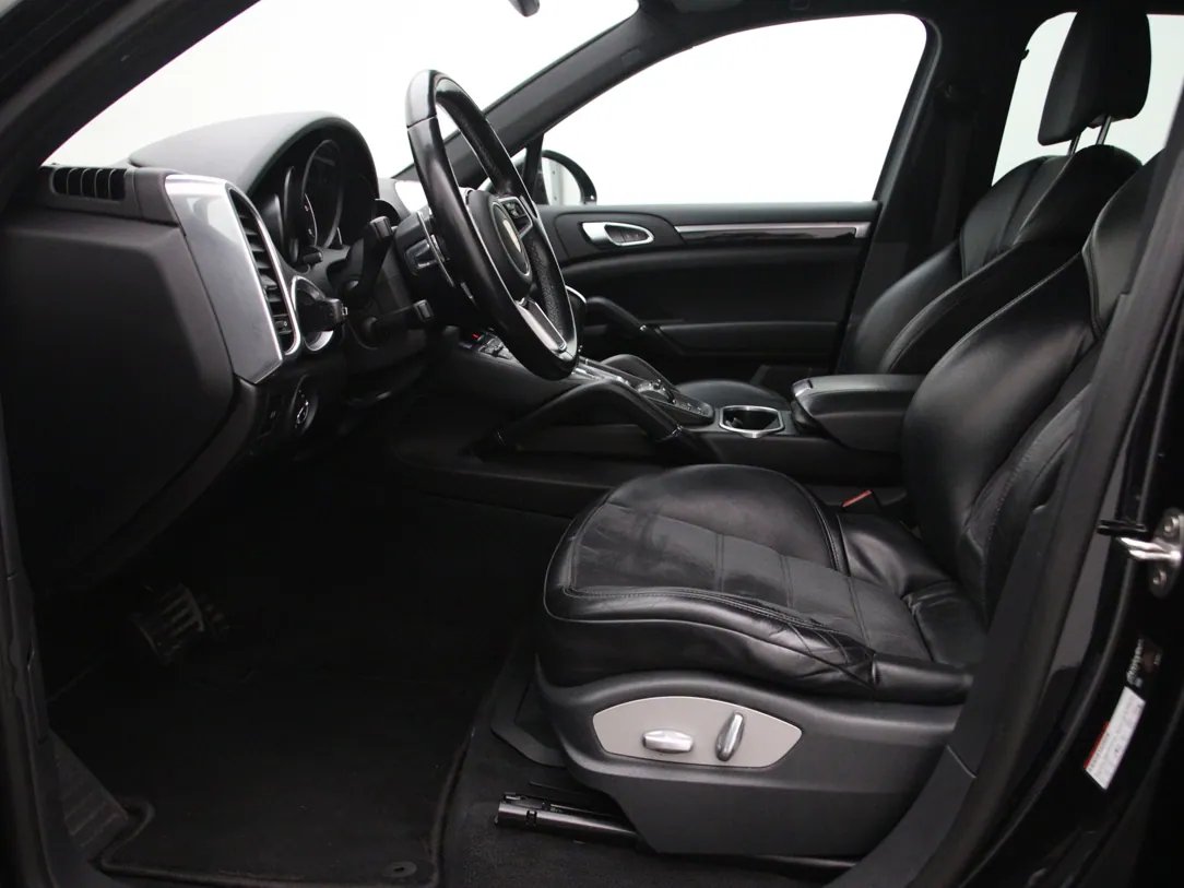 PORSCHE Cayenne — foto 5