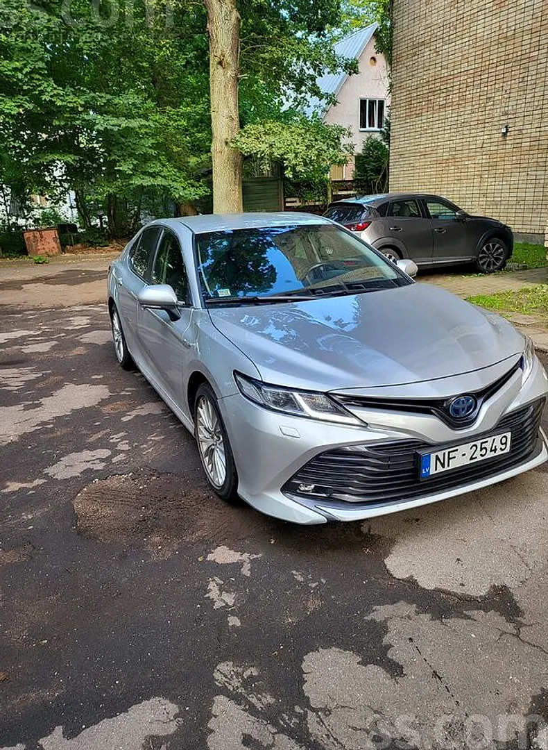 Toyota Camry, 2020. gads