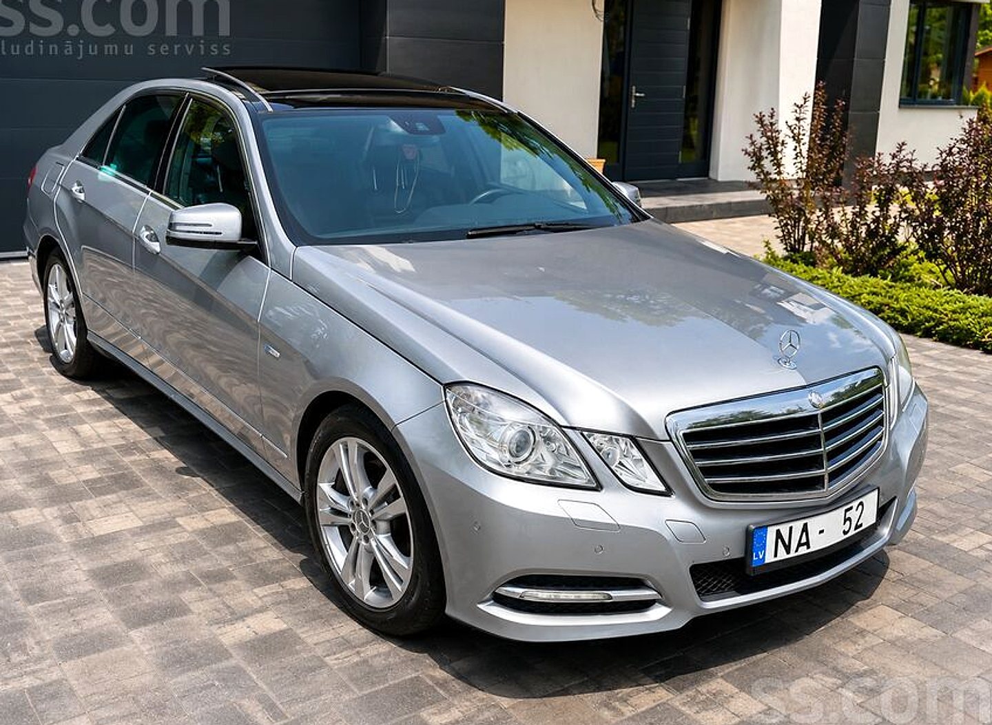 Mercedes-Benz E350 — foto 2