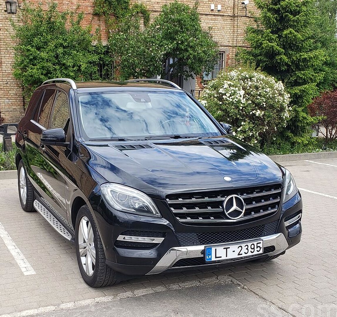 Mercedes-Benz ML350, 2012. gads