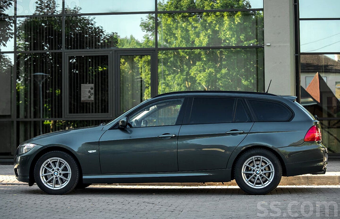 BMW 320 — foto 6