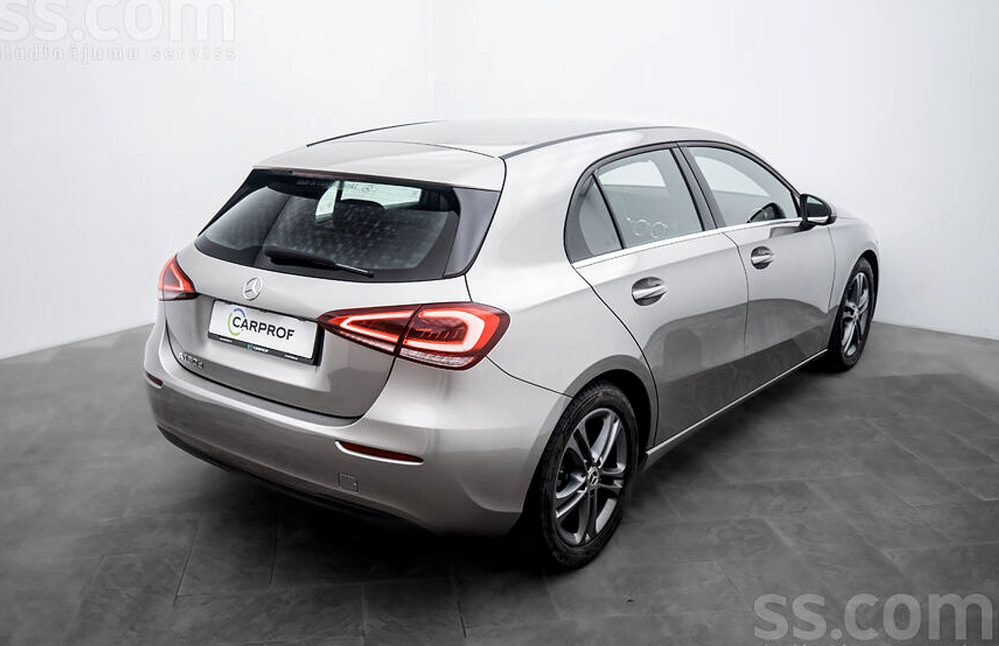 Mercedes-Benz A180 — foto 4
