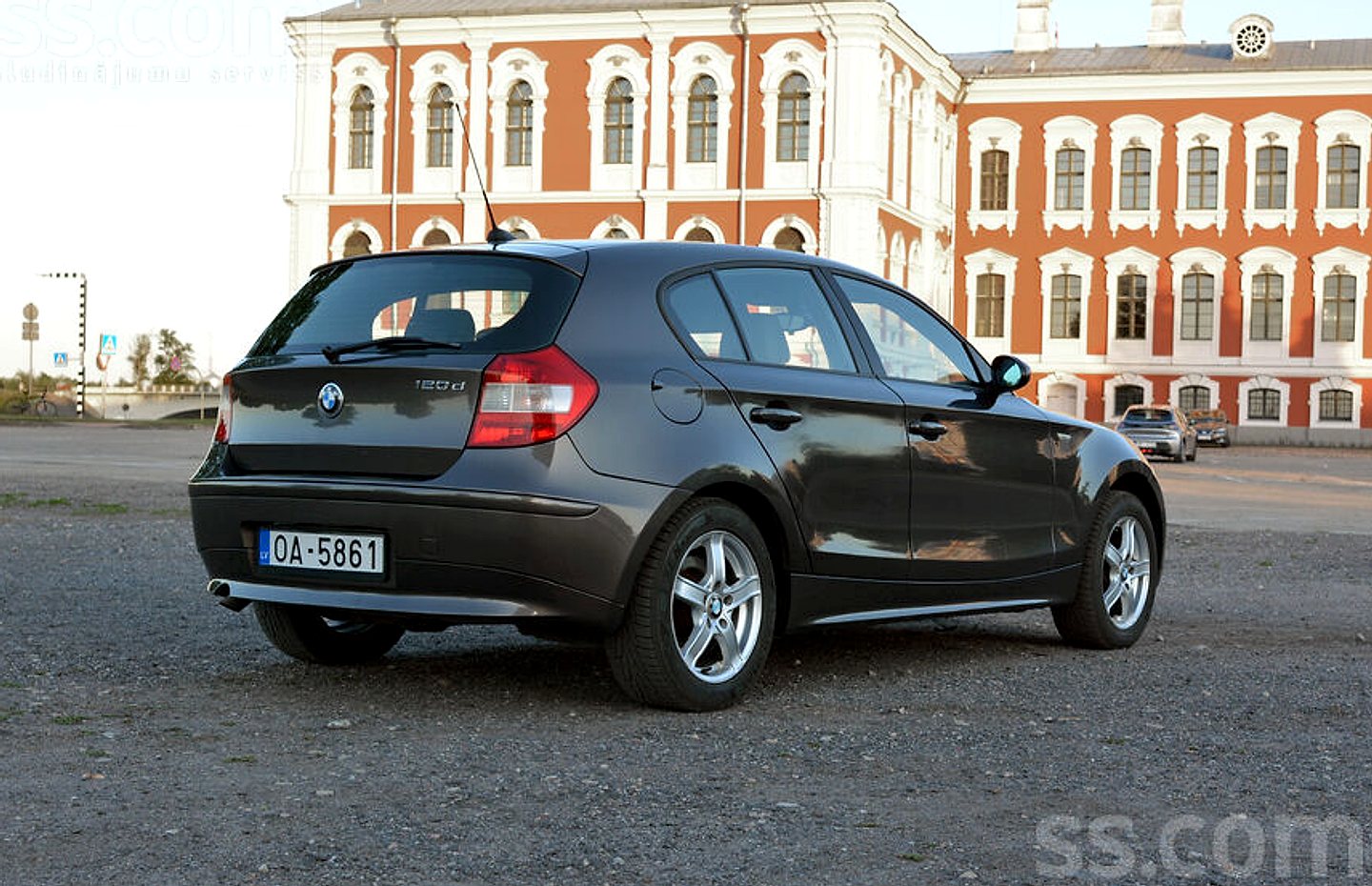 BMW 120 — foto 5