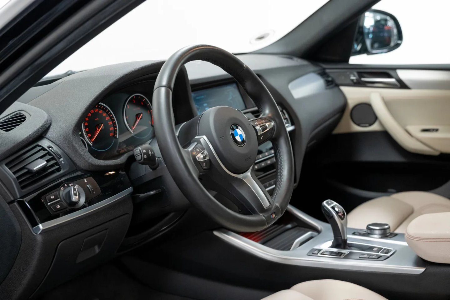 BMW X4 — foto 8
