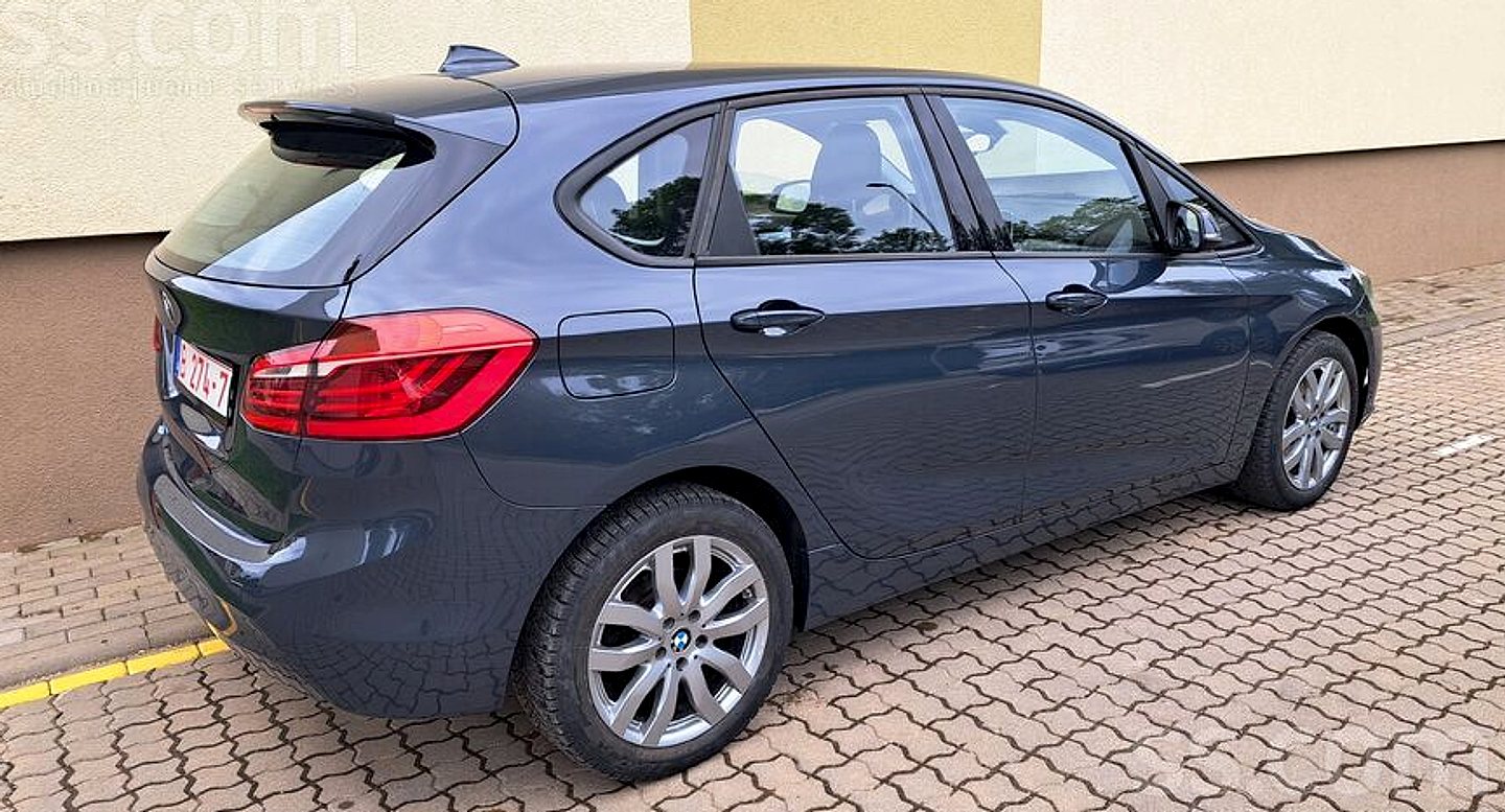 BMW 218 — foto 4