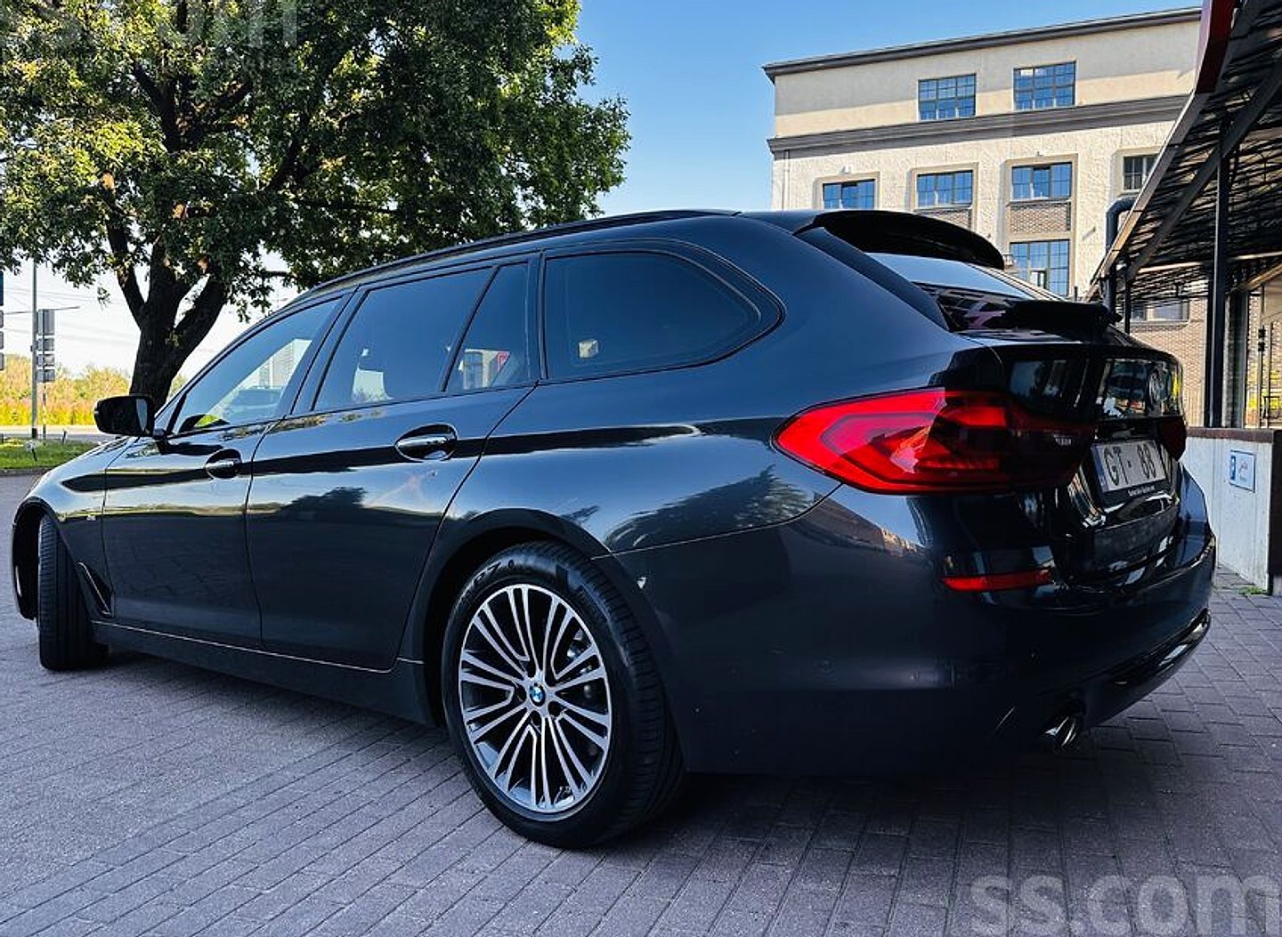 BMW 520 — foto 3