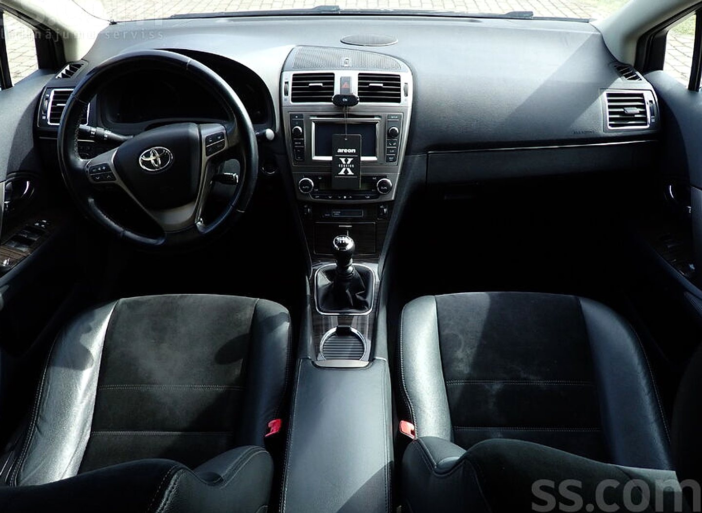 Toyota Avensis — foto 4