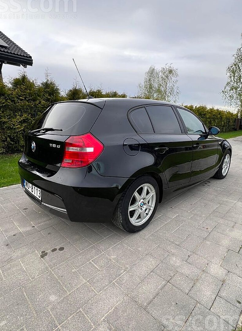 BMW 118 — foto 6