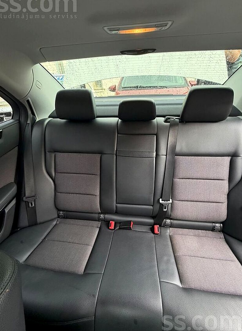 Mercedes-Benz E220 — foto 4
