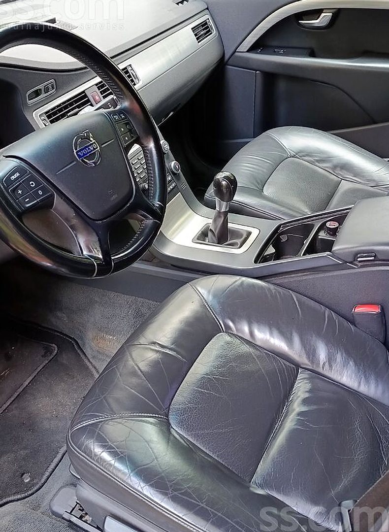 Volvo V70 — foto 3