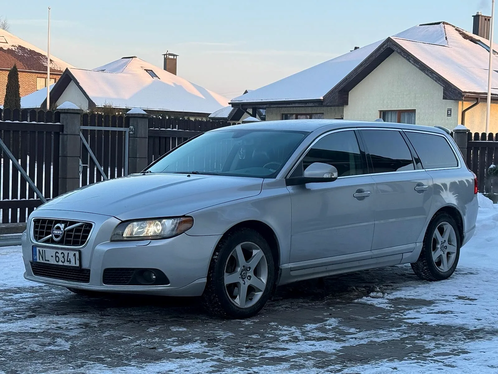Volvo V70, 2008. gads